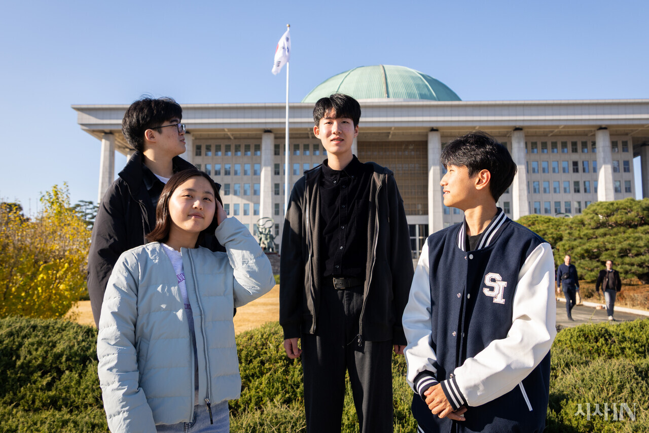 11월14일 의 문성호 편집장, 이윤서 기자, 조준수 부편집장, 서부건 사회부장(왼쪽부터)이  국회의원 인터뷰 취재를 위해 국회를 찾았다. ⓒ시사IN 신선영