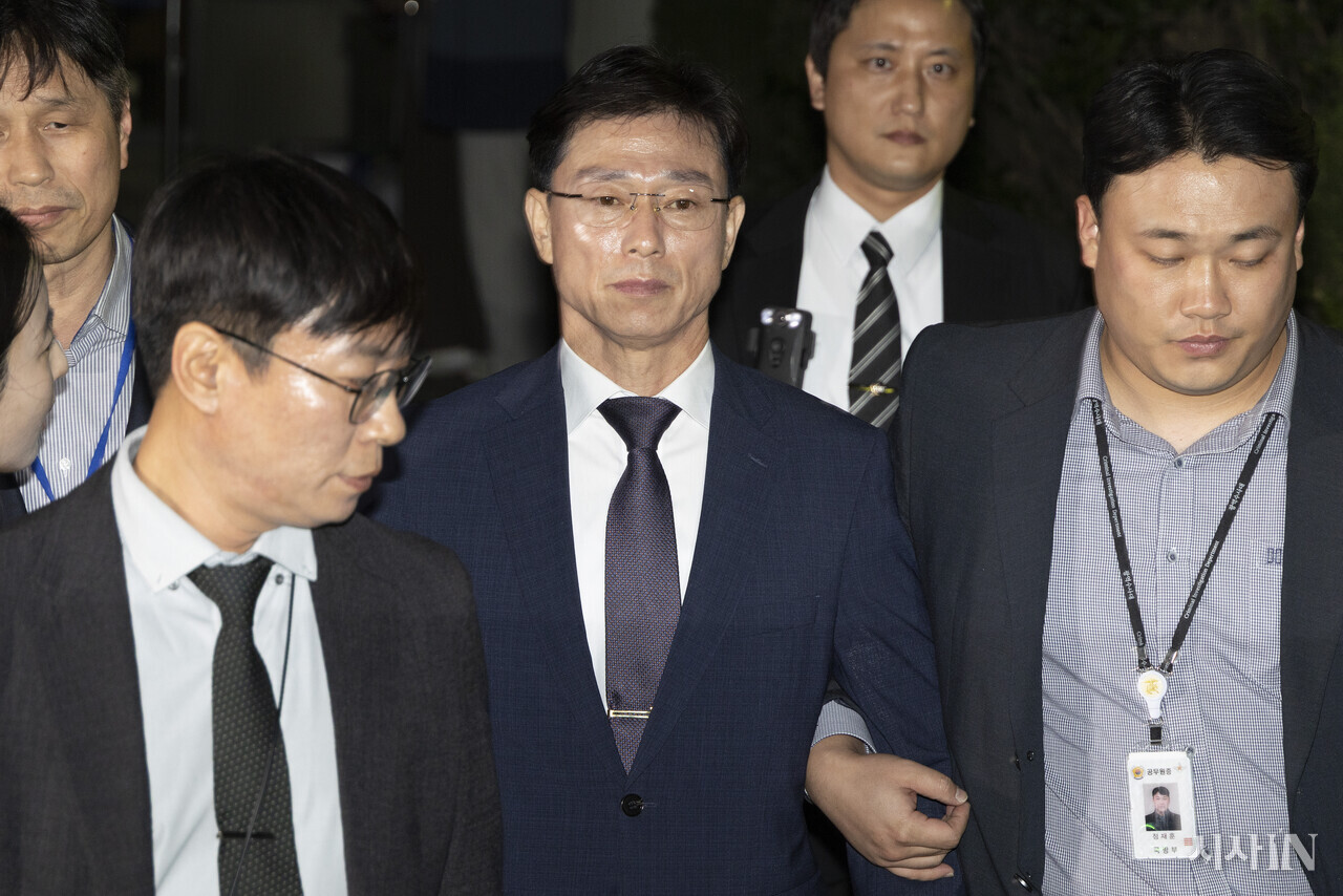 10월23일 임성근 전 해병대 1사단장이 영장실질심사를 마치고 서울중앙지법에서 나오고 있다. ⓒ시사IN 이명익